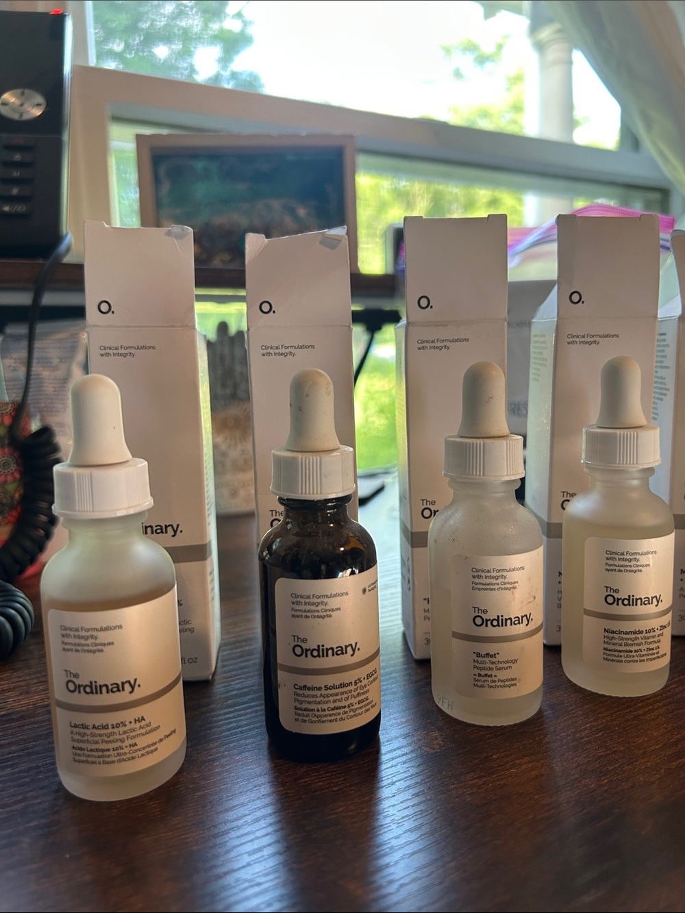The Ordinary Serums Set in White and Clear